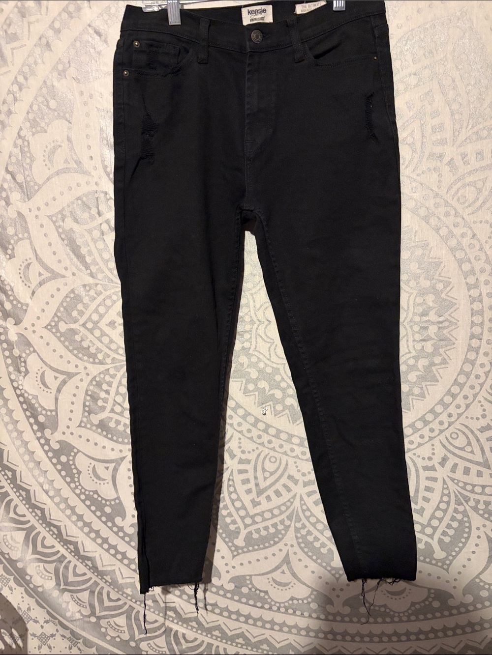 Kensie Jeans Vintage Luxe Black Distressed Skinny Jeans Size 6/28 Fray Hem Slit